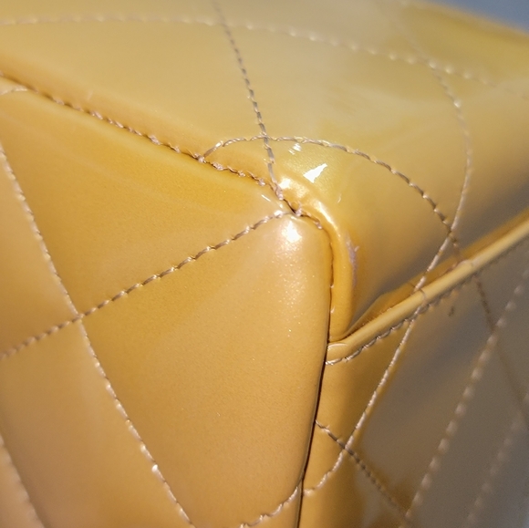 AuthenticCHANEL Jumbo XL single classic flap in a Creamy Gold patent leather ✨️ - Picture 12 of 17